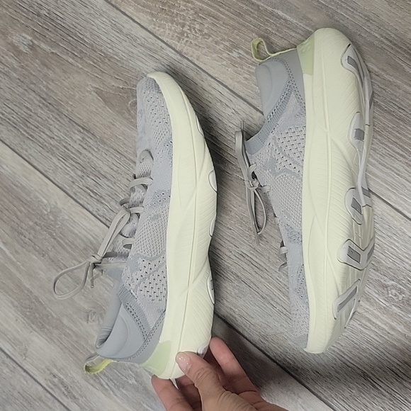 NWOT Sorel Explorer Blitz Gray w/ Yellow Wonens Shoes Size 7 1/2 - Picture 5 of 8